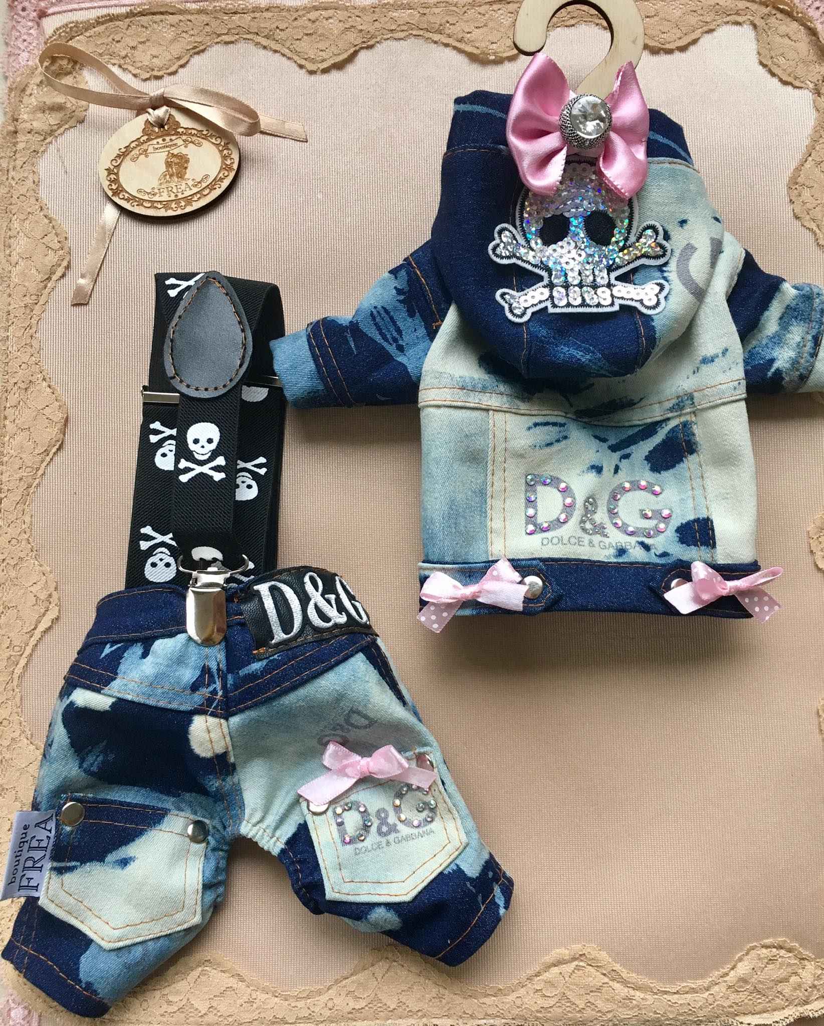 Комплектче: дънки с тиранти и късо якенце  “My Yorkie Fashion Icon collection by FREA”